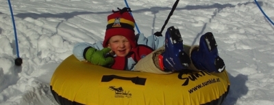 Großer Spaß für Kinder beim Schifahren lernen in der Skischule Florian